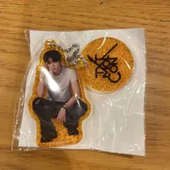 txt moa con モアコン カプセルトイ アクキー スビン - メルカリ