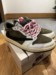 Travis Scott × Nike Air Jordan 1 Low