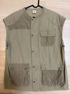 カーキ 袖なしベスト ポケット付き　ニコアンド