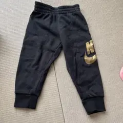Nike ゴールドロゴ パンツ 黒