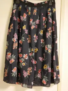 マッキントッシュフィロソフィー 花柄スカート