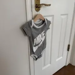 NIKE ベビー ロンパースのサムネイル