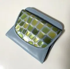 【新品未使用】COCCO FIORE クロコ型押し コンパクト財布 ブルー系のサムネイル