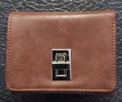 ブラウン三つ折り財布