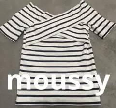 moussyマウジーストライプクロスオフショルダーカットソーVネック半袖トップス