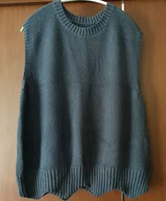 ダークグレー ノースリーブ ニットベスト