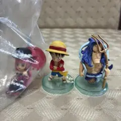 ワンピース　ガチャ3体のサムネイル