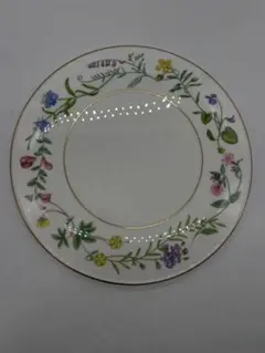 【未使用美品】ロイヤルウースター★白い花シリーズBERNINA★デザート皿　5枚 未使用美品】ロイヤルウースター☆白い花シリーズBERNINA☆デザート皿 5枚