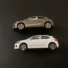 マジョレット　ミニカー　シトロエンDS4　２台セット