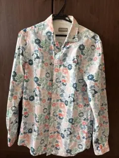 ナパビリ　花柄長袖シャツのサムネイル