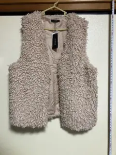 ベージュファー風ノースリーブベスト