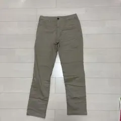 ベージュ スリムフィット チノパン