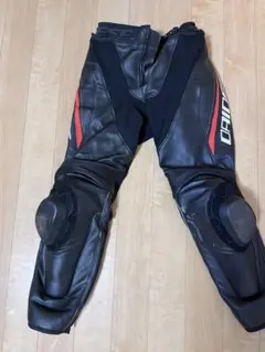 Dainese ダイネーゼレDELTA 3レザーバイクパンツ 黒/赤 Dainese ダイネーゼレDELTA 3レザーバイクパンツ 黒/赤 - メルカリ