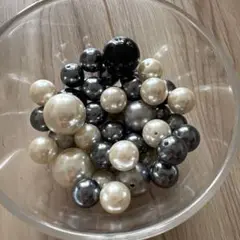 プラスチックパール 45-48個入り　両穴あき
