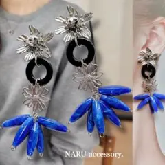 【164】ゴールドフラワー　ブラックリング　フラワーチャーム　ブルービーズ