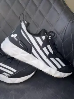 EMPORIO ARMANI EA7 ブラック/ホワイト ストライプスニーカーのサムネイル