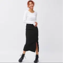 GU ジーユー　春　カットソーナローミディスカート　タイトスカート　黒　ユニクロ