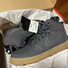 新品未使用　タグ付き　NIKEスニーカー　ナイキ コート ボロー MID