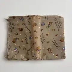 【新品・未使用（折り目に汚れあり）値下げ中‼️】ファンシー柄の洋裁布（ブラウン）