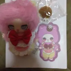 可愛いピンクのぬいぐるみキャラクター