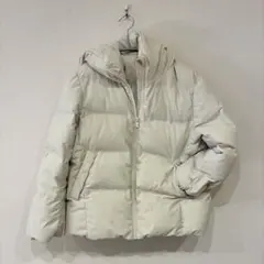 ユニクロ　シームレスダウンパーカ