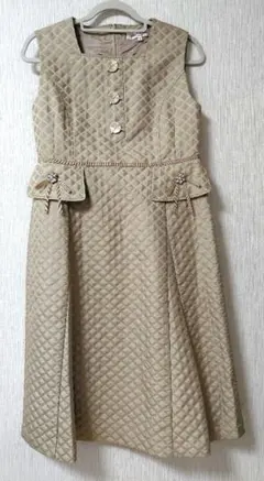 新品タグ付き　スーパービューティー　バイカラー　半袖ワンピース 　44 新品タグ付き スーパービューティー バイカラー 半袖ワンピース 44