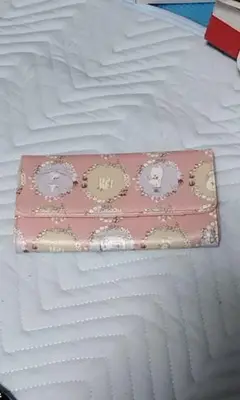 ムーミンのピンク色の長財布