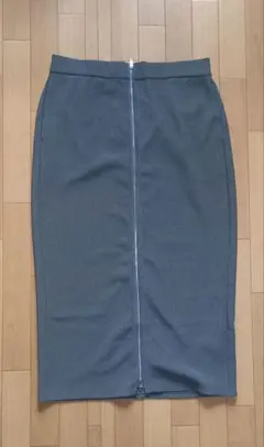 GU　フロントジップ　ナローロングスカート グレー　3XL