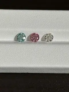 合成モアッサナイセット 青 ピンク クリア1.355ct ラウンド約5ミリ