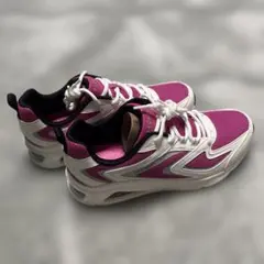 スケッチャーズ　スニーカー