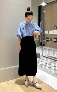 ブルレアシルキーブラウスSAX美品クリーニング済 - メルカリ