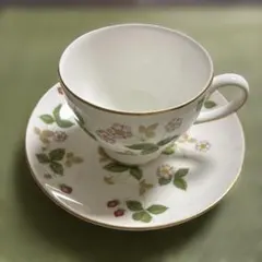 黒壺　ウェッジウッド　ワイルドストロベリー カップ&ソーサー