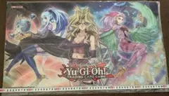 遊戯王　公式プレイマット　孔雀舞 Amazon | 遊 戯 王 公式 プレイマット ハーピィ 孔雀舞 | トレカ