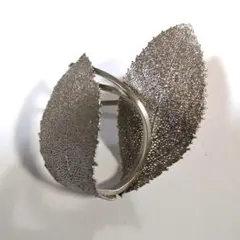 リーフデザイン メタルブローチ