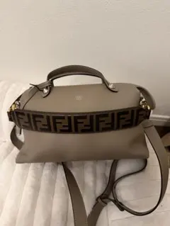 FENDI フェンディ ショルダーバッグ、別売りストラップ付きのサムネイル
