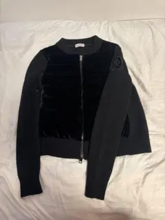 MONCLER カシミア混ダウンニット 黒ワッペン モンクレール　カーディガン