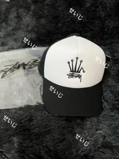 ステューシー クラウン トラッカーキャップ 帽子 白 × 黒