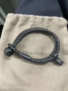 極美品✨️ ボッテガヴェネタ ブラック レザーブレスレット シルバー 希少 2025年最新Bottega Veneta メンズ ブレスレットの人気アイテム