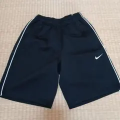 Nike ブラック ハーフパンツ