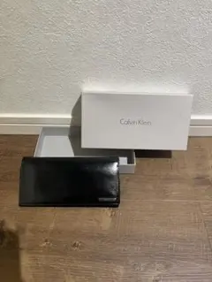 Calvin Klein 黒 二つ折り財布 箱付き
