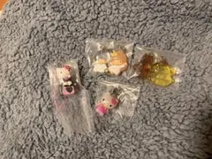 サンリオ　ガチャ4点セット　キティ　ポムポムプリン　キキララ
