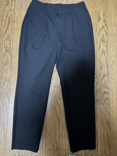 【GU 】テーパードパンツ　Mサイズ