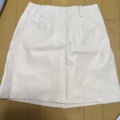 ホワイト ミニスカート 合成皮革 前ポケット付き
