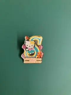 キティ　ピンバッジ