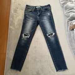 AZUL ダークブルー スキニーデニム 膝ダメージ