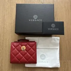 【未使用品】ヴェルサーチ キルティングレザー 二つ折り財布 ブラック 箱付き Amazon | [ヴェルサーチェ] 財布 二つ折り財布(小銭入れあり