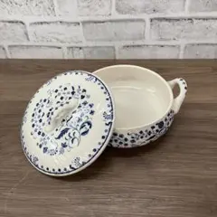 D4① 【昭和レトロ】陶器のキャセロール 染付 ブルーの小花柄 持ち