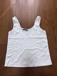 Brandy Melville サテン生地　タンクトップ