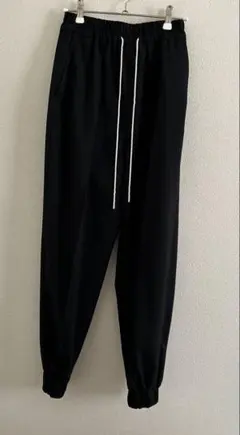 ★ASTRAT ブラックジョガーパンツ