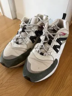 KARHU スニーカー　24.5のサムネイル